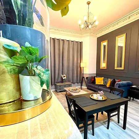Adeamstays Provides Beautiful Centrally Located 1 And 2 Bed Apartments On Liverpools Boulevard Zewnętrze zdjęcie