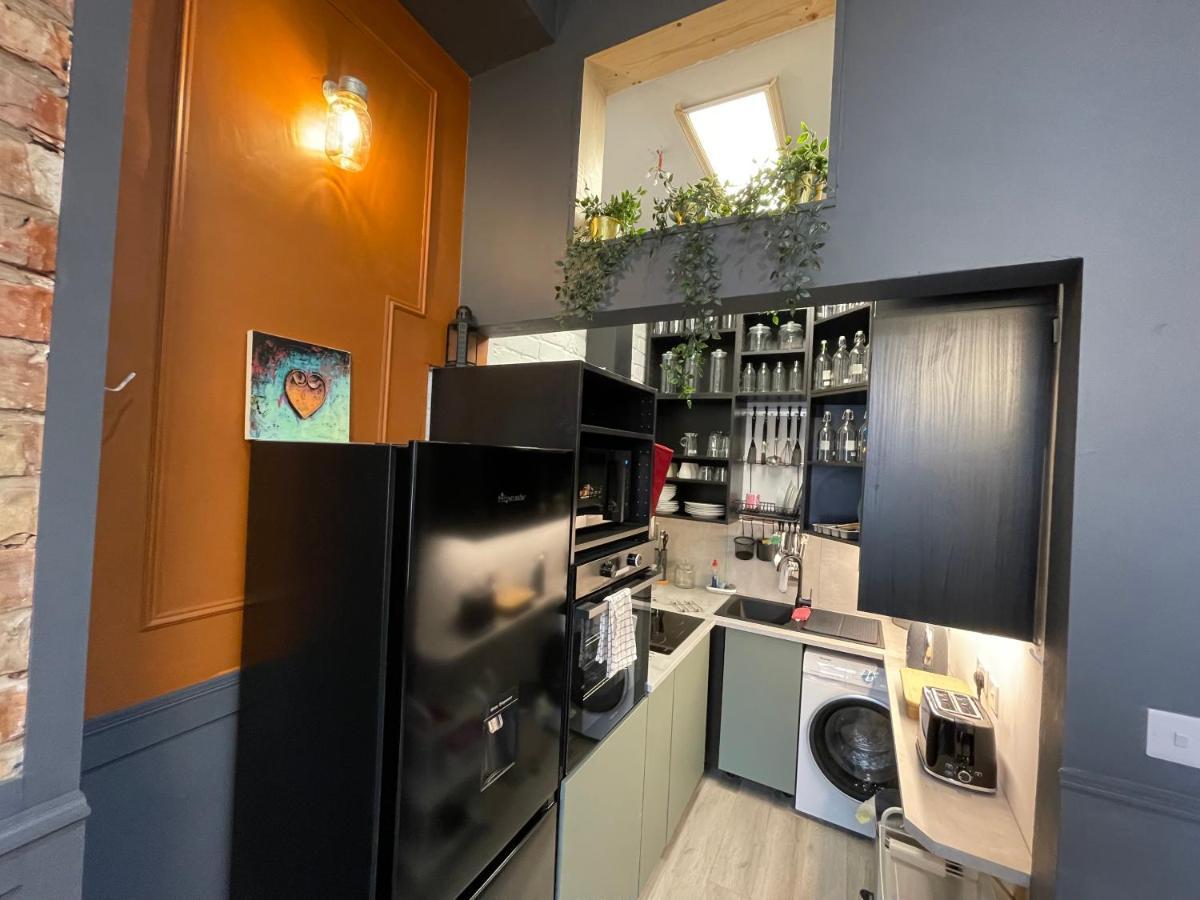 Adeamstays Provides Beautiful Centrally Located 1 And 2 Bed Apartments On Liverpools Boulevard Zewnętrze zdjęcie