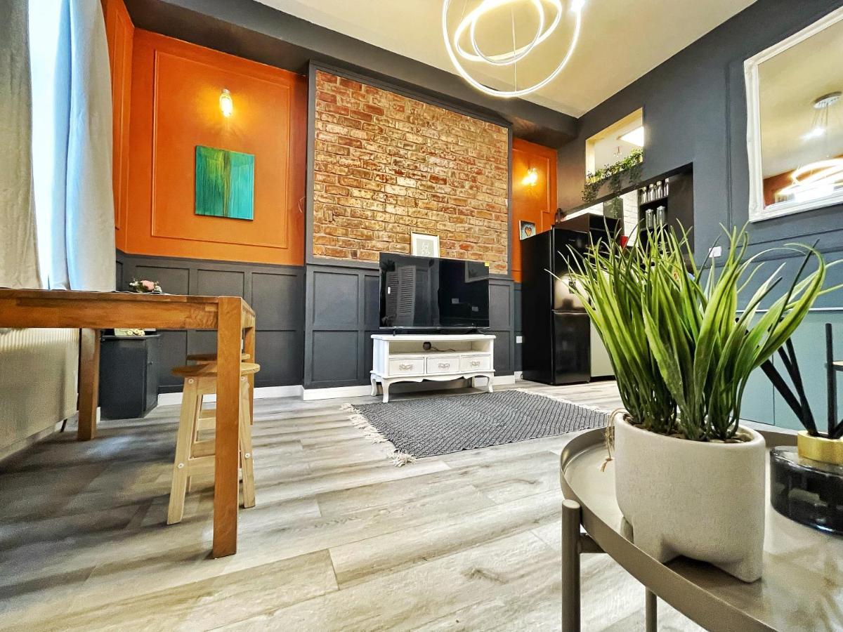 Adeamstays Provides Beautiful Centrally Located 1 And 2 Bed Apartments On Liverpools Boulevard Zewnętrze zdjęcie
