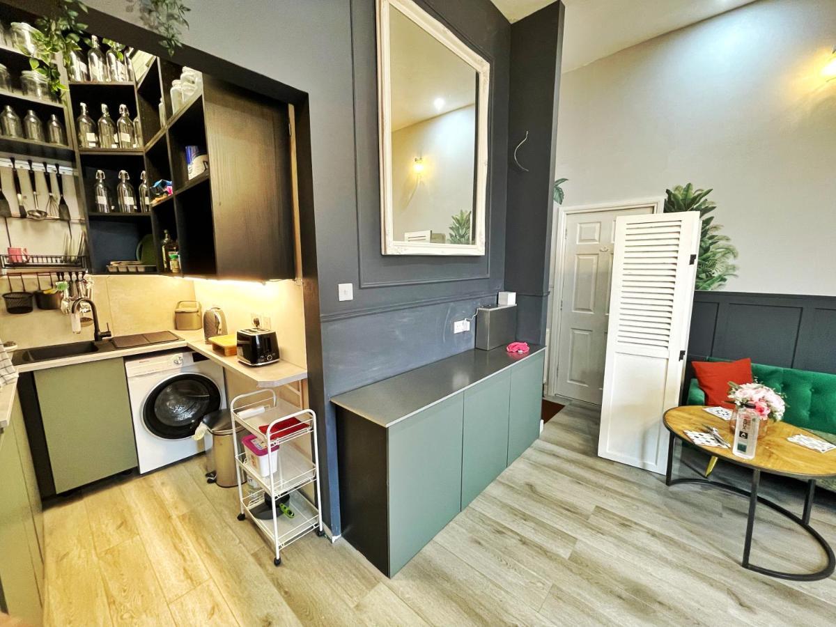 Adeamstays Provides Beautiful Centrally Located 1 And 2 Bed Apartments On Liverpools Boulevard Zewnętrze zdjęcie
