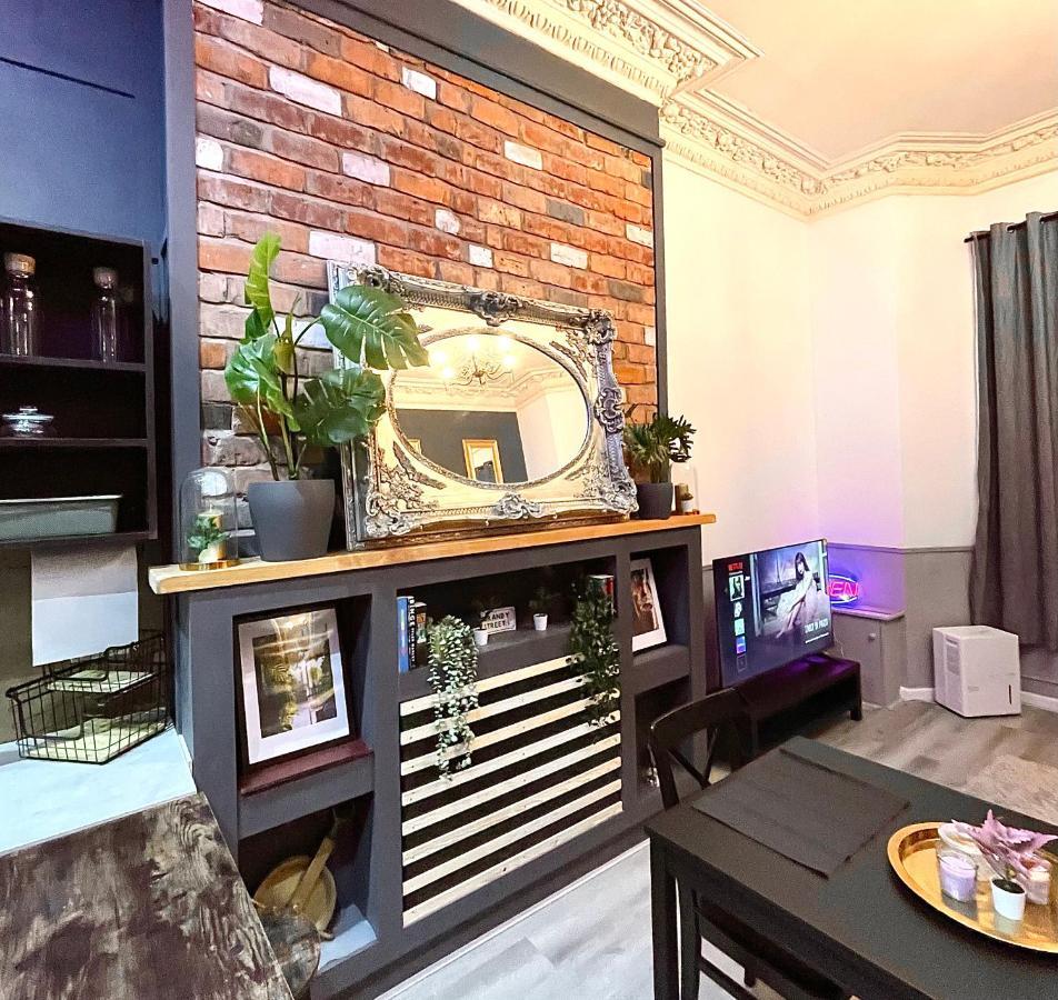 Adeamstays Provides Beautiful Centrally Located 1 And 2 Bed Apartments On Liverpools Boulevard Zewnętrze zdjęcie