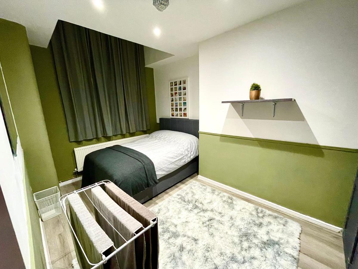 Adeamstays Provides Beautiful Centrally Located 1 And 2 Bed Apartments On Liverpools Boulevard Zewnętrze zdjęcie