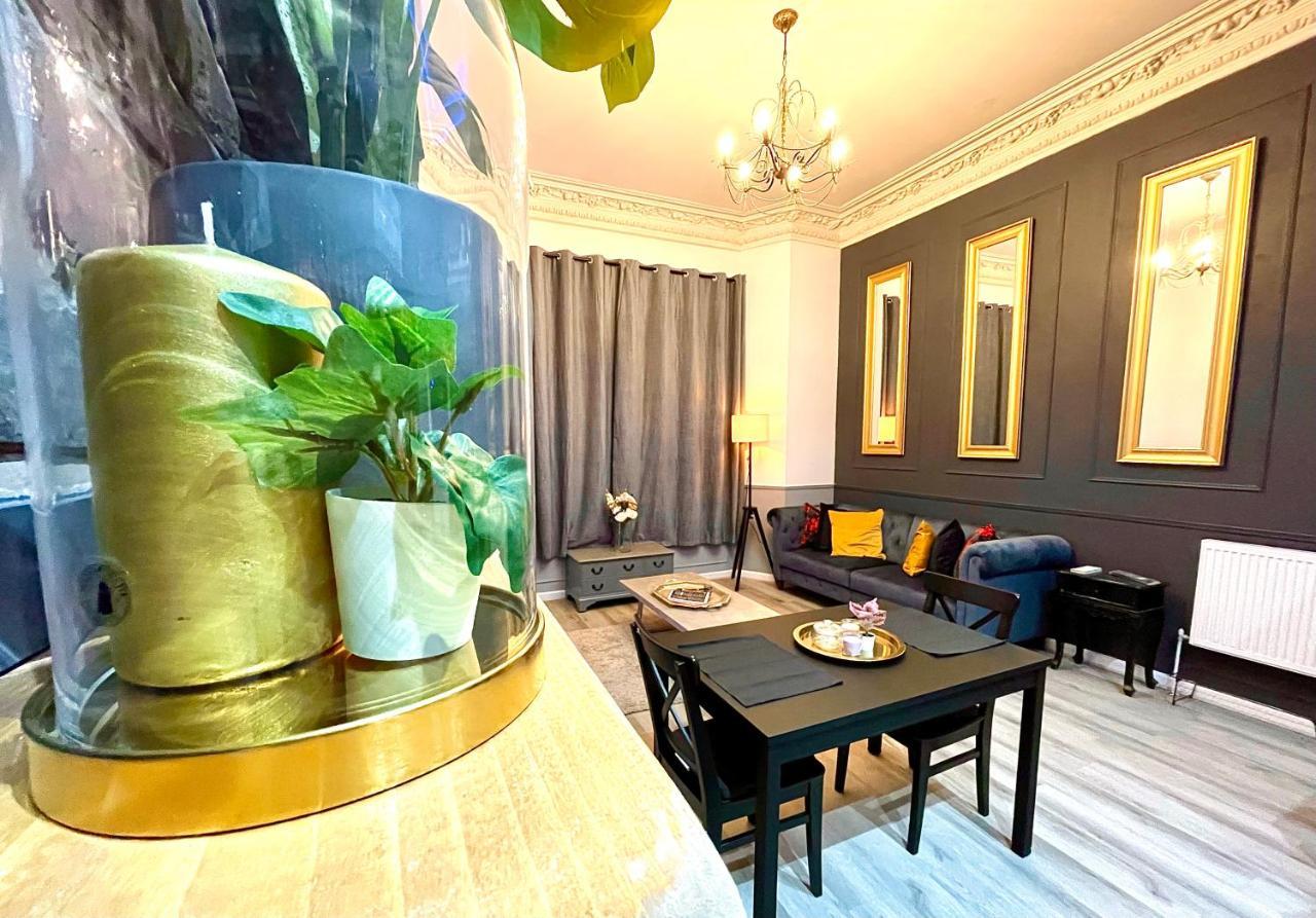 Adeamstays Provides Beautiful Centrally Located 1 And 2 Bed Apartments On Liverpools Boulevard Zewnętrze zdjęcie