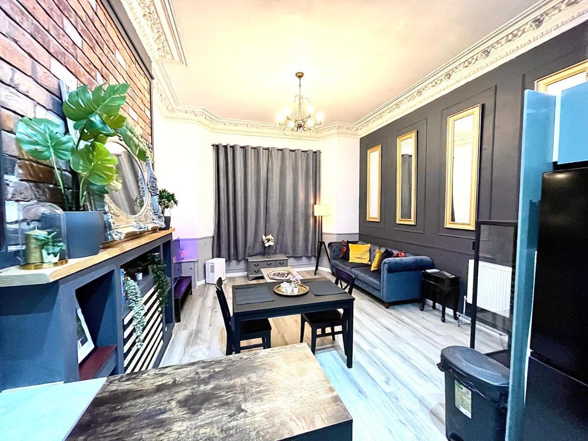Adeamstays Provides Beautiful Centrally Located 1 And 2 Bed Apartments On Liverpools Boulevard Zewnętrze zdjęcie