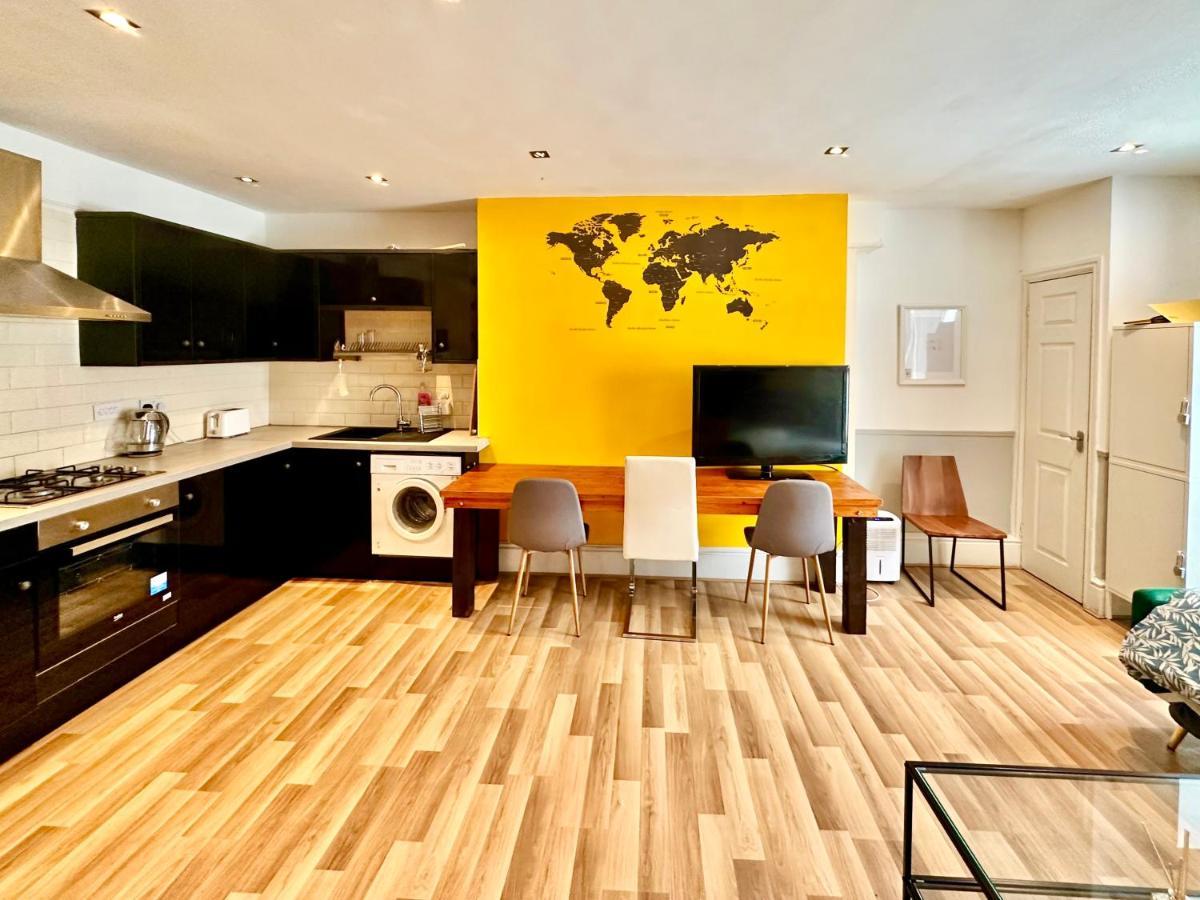 Adeamstays Provides Beautiful Centrally Located 1 And 2 Bed Apartments On Liverpools Boulevard Zewnętrze zdjęcie
