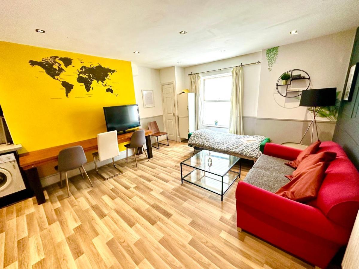 Adeamstays Provides Beautiful Centrally Located 1 And 2 Bed Apartments On Liverpools Boulevard Zewnętrze zdjęcie