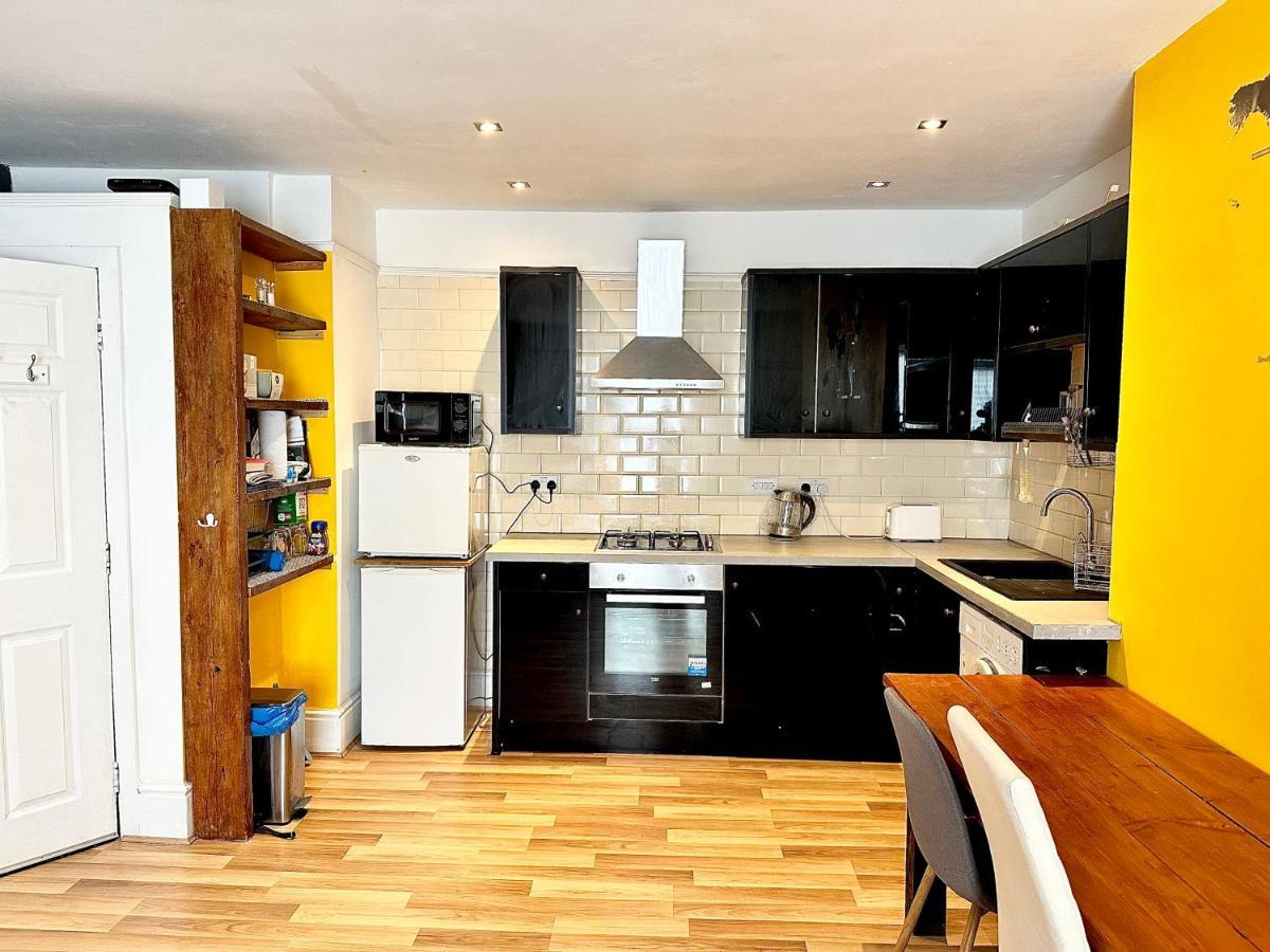 Adeamstays Provides Beautiful Centrally Located 1 And 2 Bed Apartments On Liverpools Boulevard Zewnętrze zdjęcie